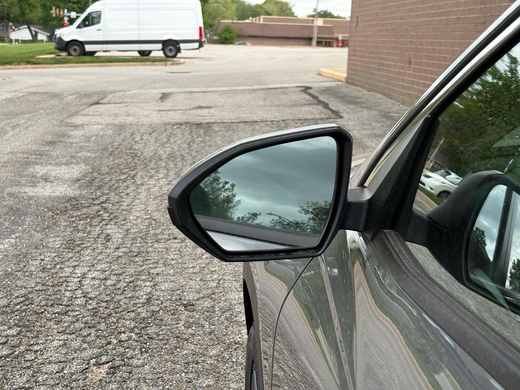 New 2026 Hampton Gray Hyundai SEL FWD image 15