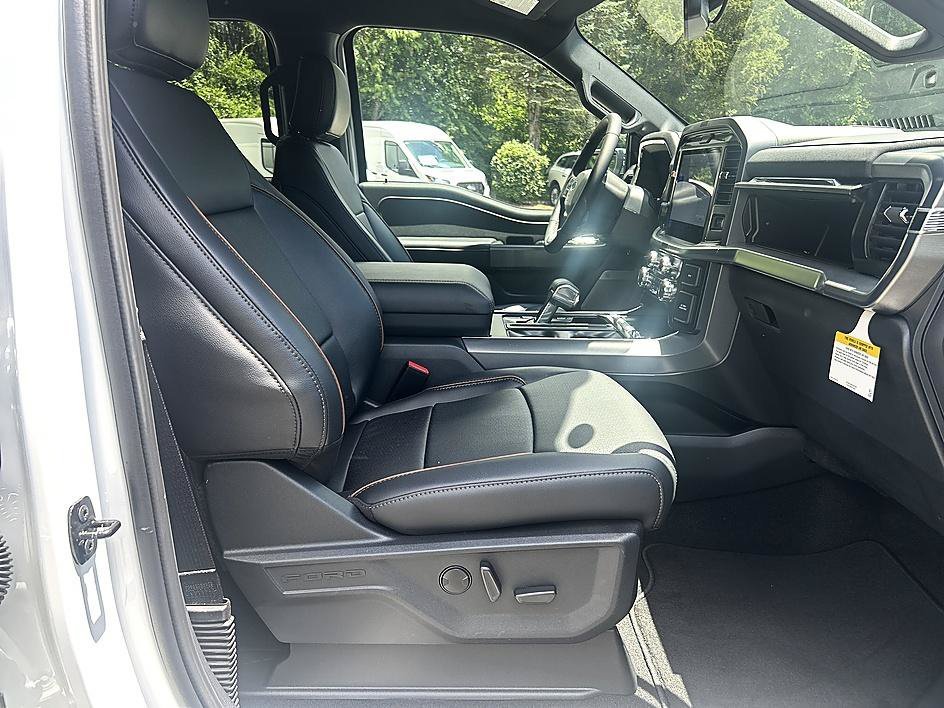 New 2026 Oxford White Ford Lariat® image 20