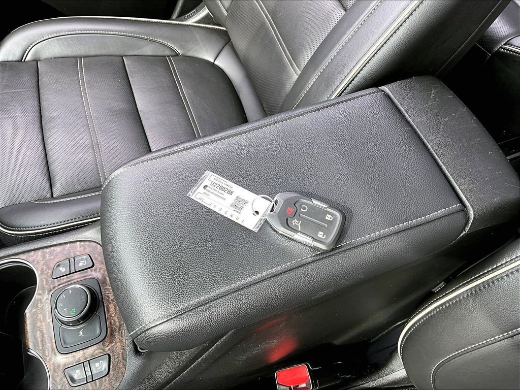 Used 2023 White Frost Tricoat GMC Denali image 31