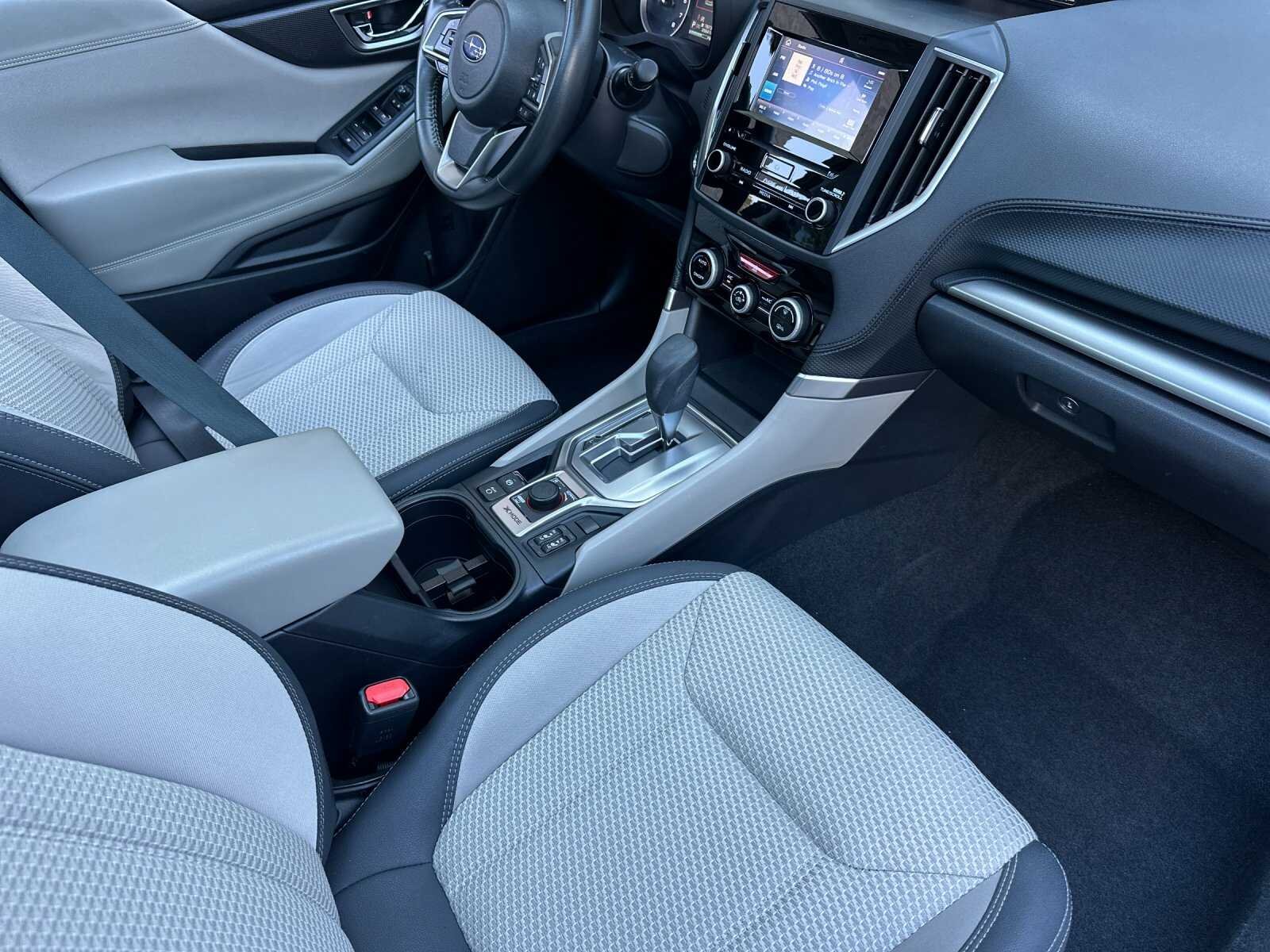 Used 2023 Green Subaru Premium 4D Sport Utility image 19