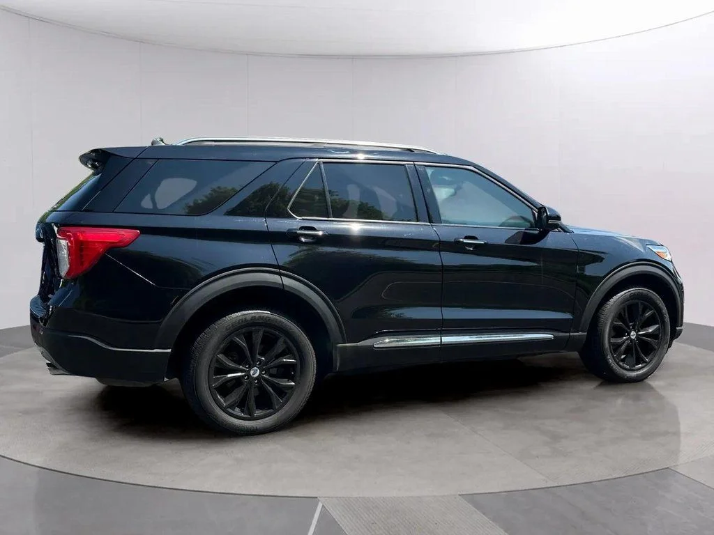 Used 2021 Agate Black Metallic Ford Limited image 4
