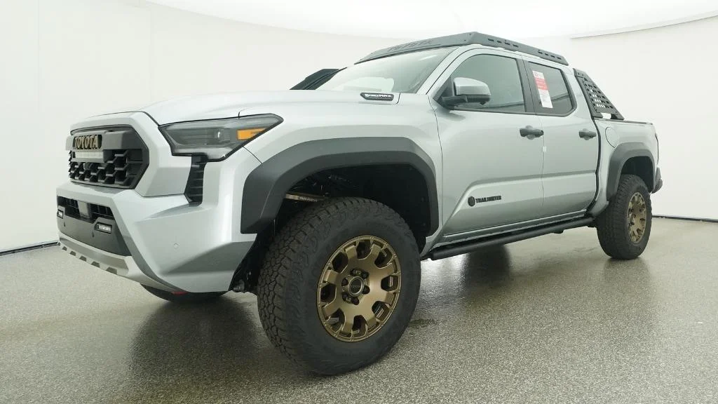 New 2026 Celestial Silver Metallic Toyota Trailhunter image 13