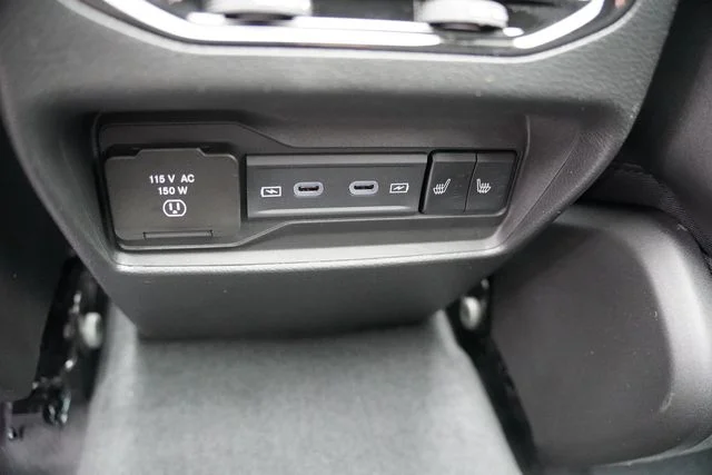 New 2026 Baltic Gray Metallic Clear-Coat Exterior Paint Jeep Limited Reserve image 13