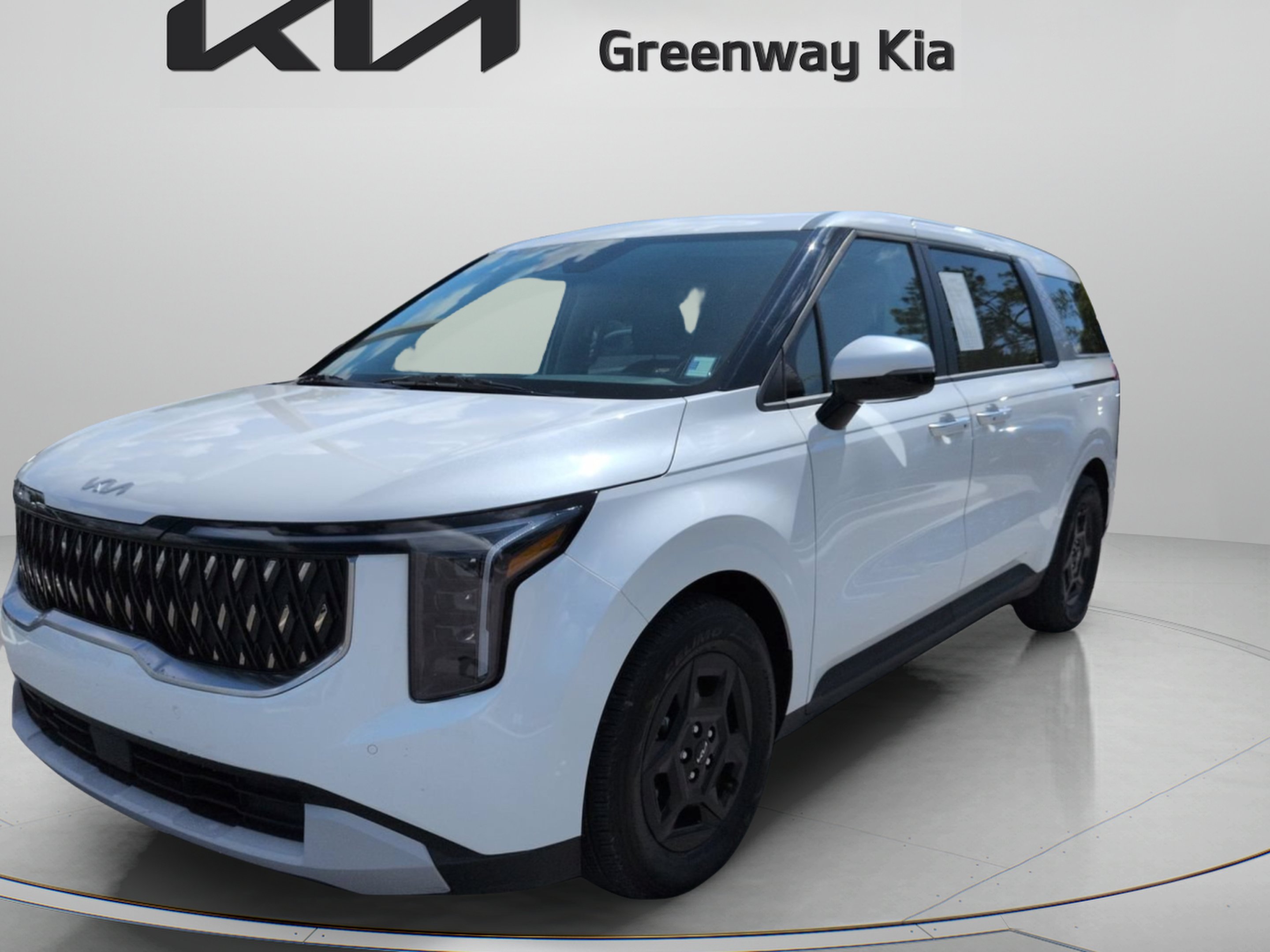 Certified Used 2025 Snow White Pearl Kia LXS image 4