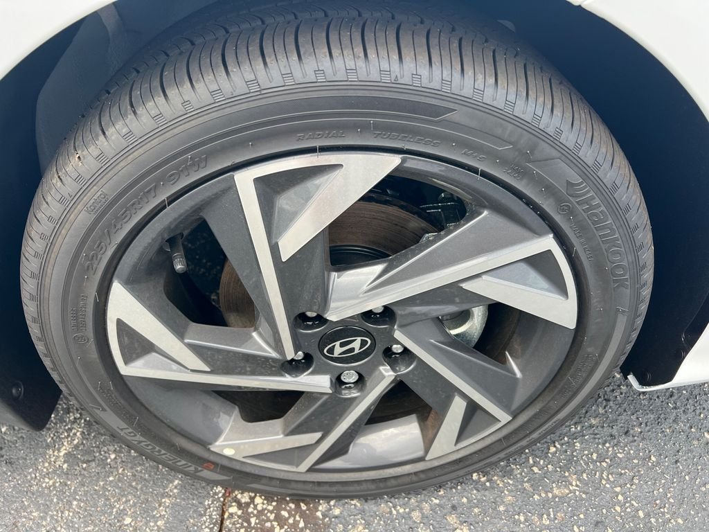 2025 Hyundai Elantra SEL - Photo 12