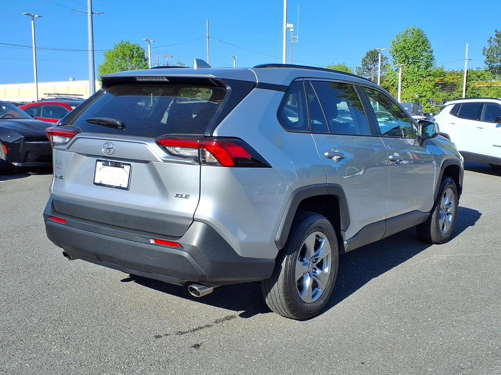 Used 2024  Toyota XLE image 2
