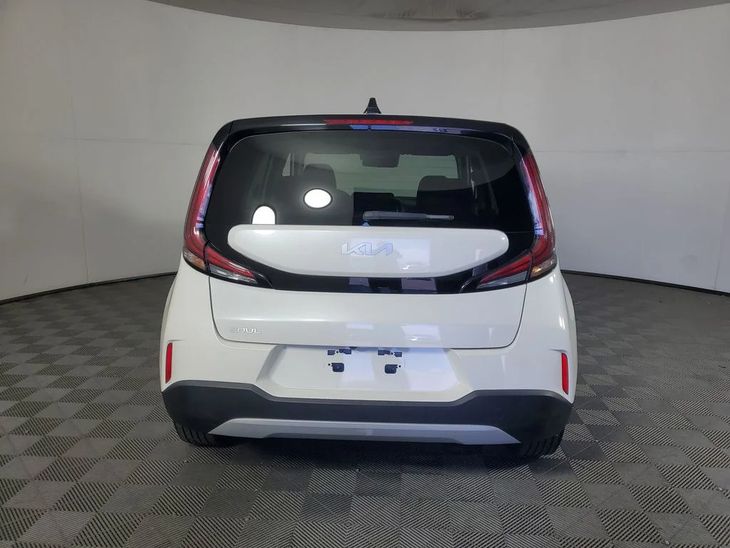 Used 2025 White Kia LX image 5