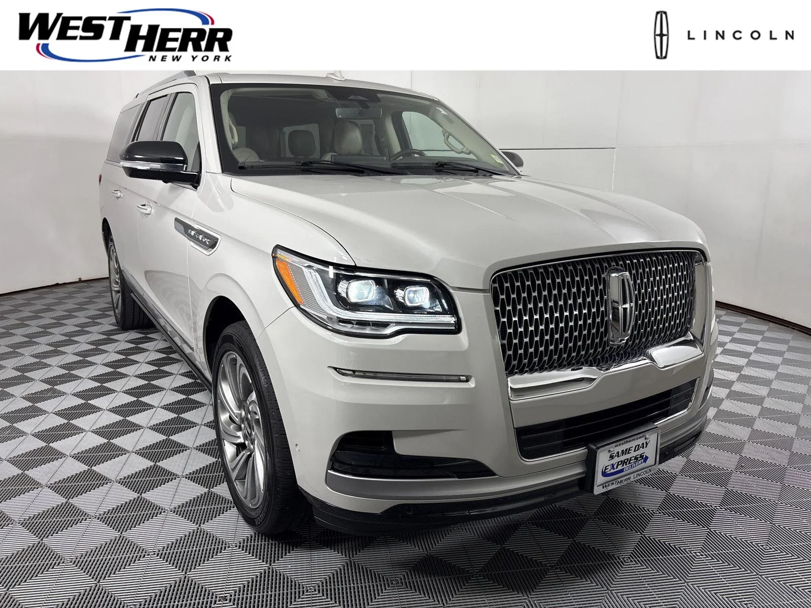Used 2022 Ceramic Pearl Metallic Tri-Coat Lincoln Reserve image 1