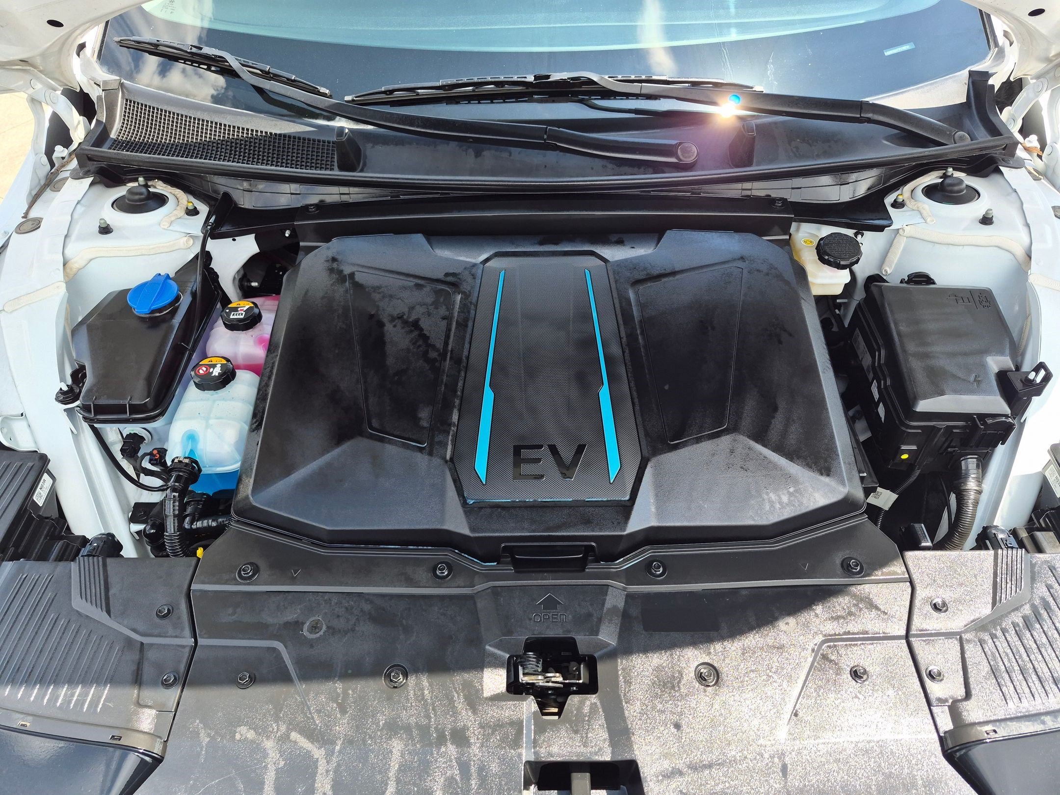 Certified Used 2023 Atlas White Hyundai SEL image 33
