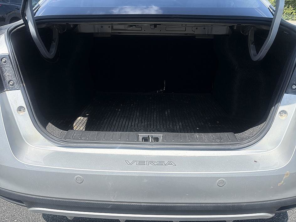 Used 2022 Brilliant Silver Metallic Nissan S image 23