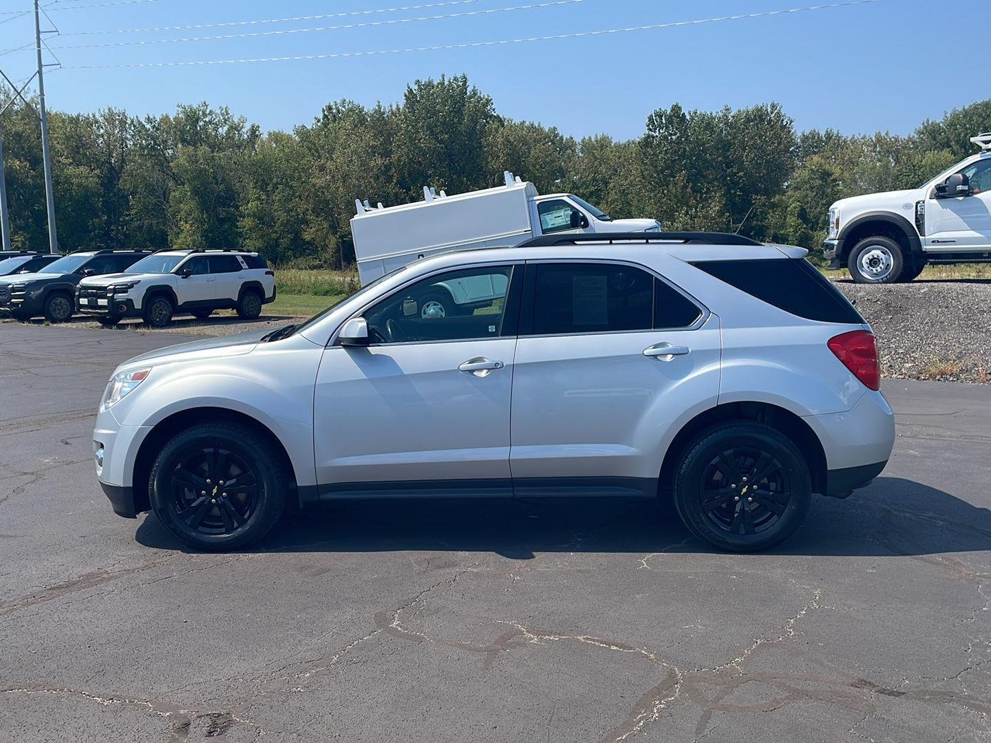 Used 2015 Silver Ice Metallic Chevrolet LT image 2