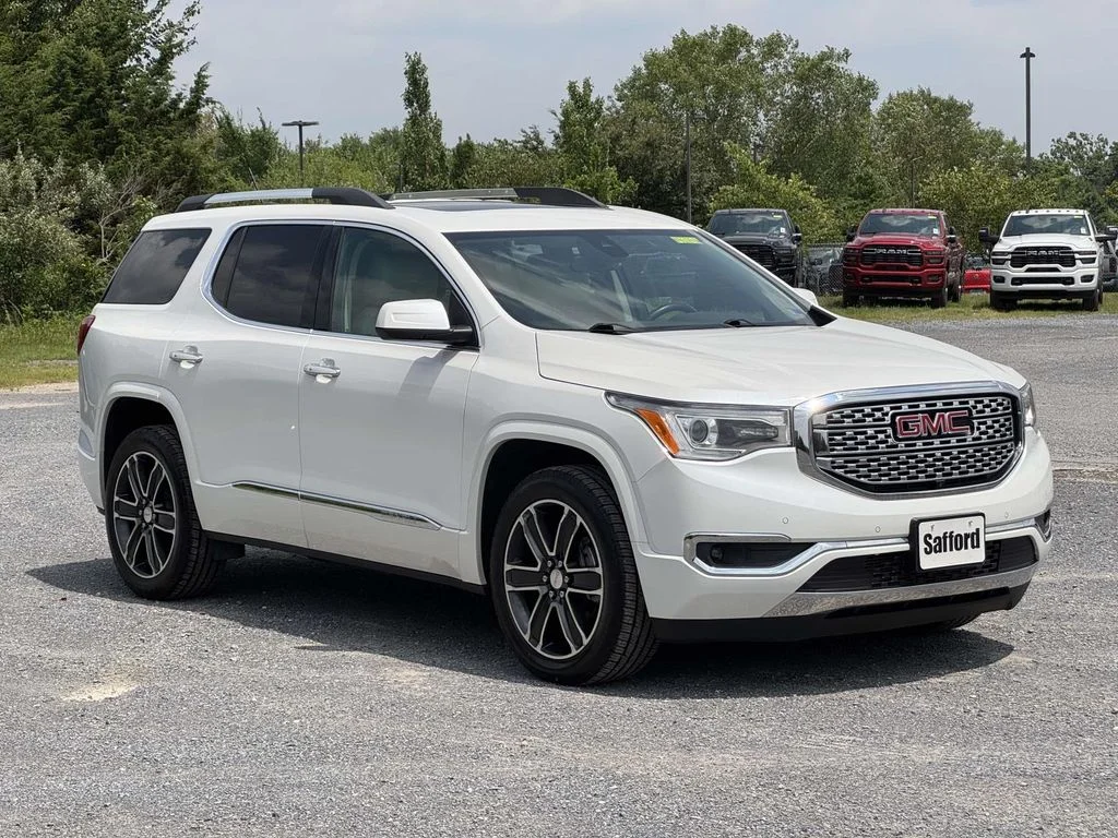 Used 2017 White GMC Denali image 10