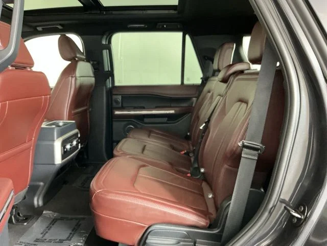 Used 2024  Ford Limited image 24