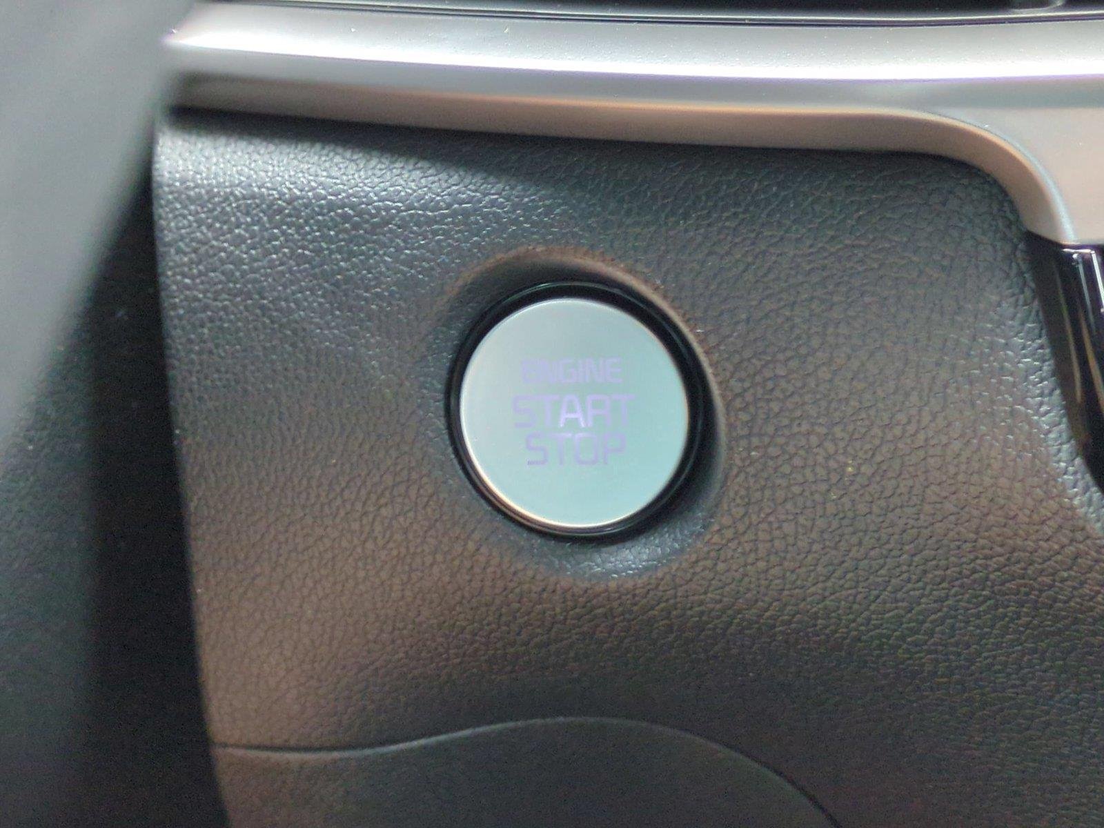 New 2026 Ivory Silver Kia S image 30