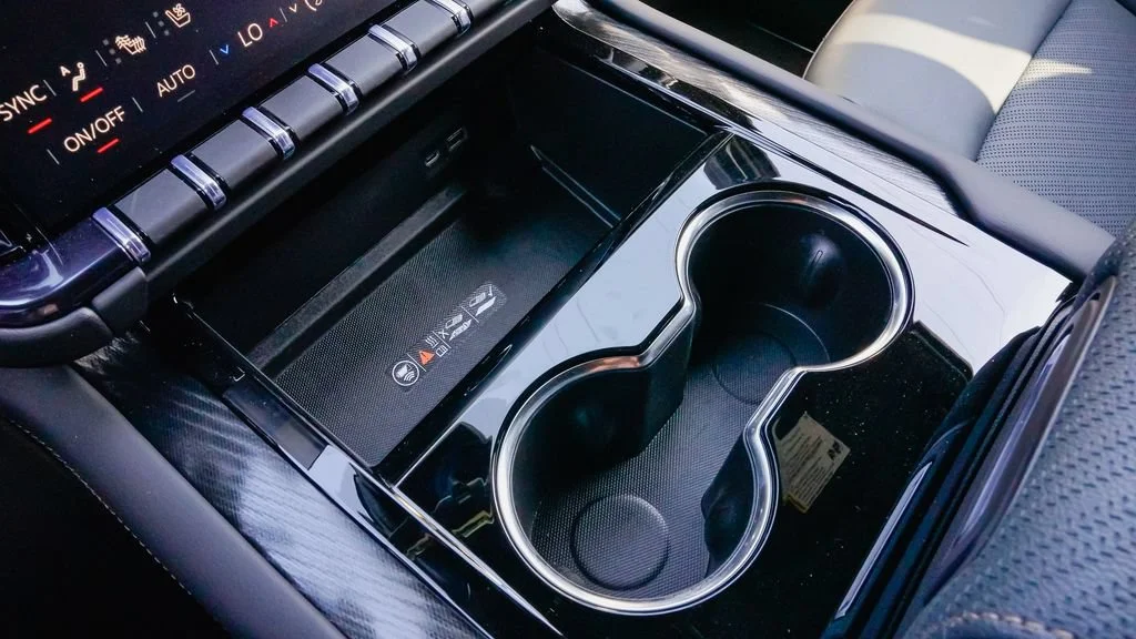 2026 GMC Yukon XL AT4 - Photo 16
