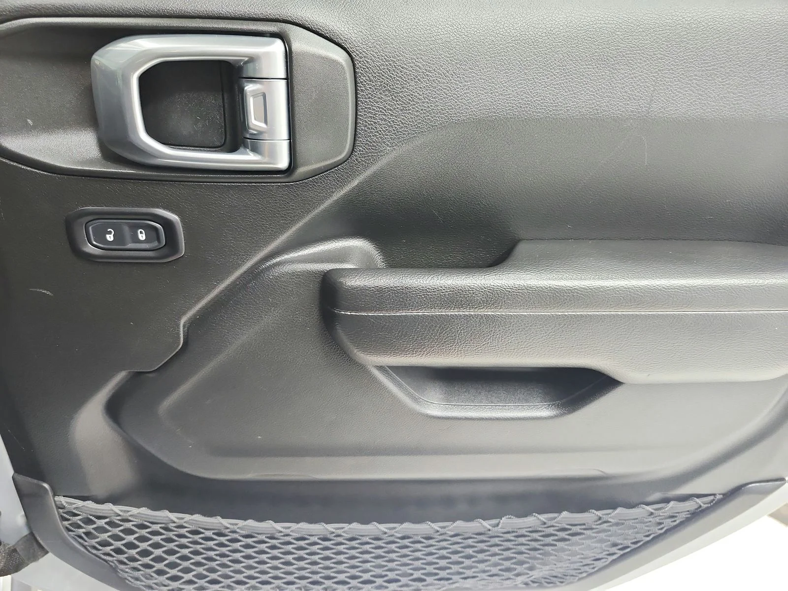 Used 2022 Silver Jeep Mojave image 37
