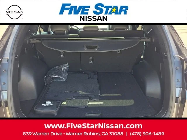 Used 2023 Black Hyundai SE image 13
