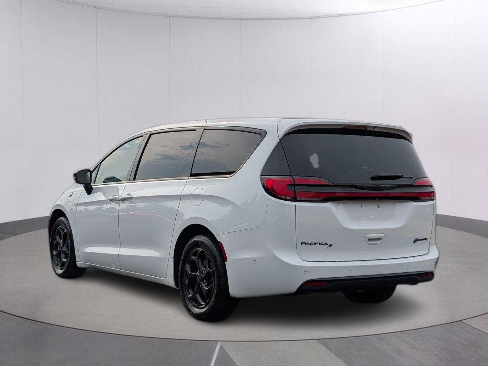 Used 2024 Bright White Clearcoat Chrysler Hybrid S Appearance Pkg image 3