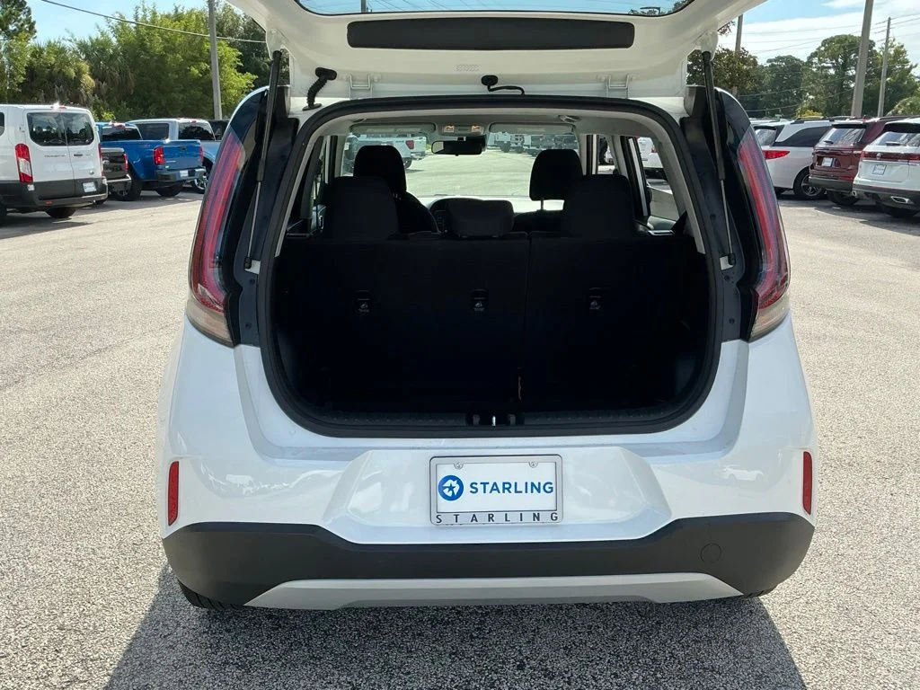 Used 2025 White Kia LX image 22