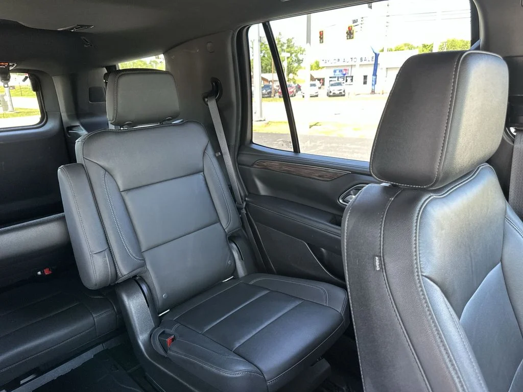 Used 2021 Red Chevrolet Z71 image 14