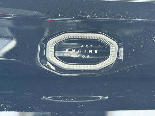 New 2026 Silver Zynith Exterior Paint Jeep Limited image 22