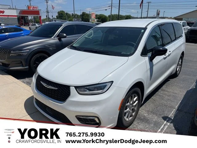 2024 Chrysler Pacifica Touring L