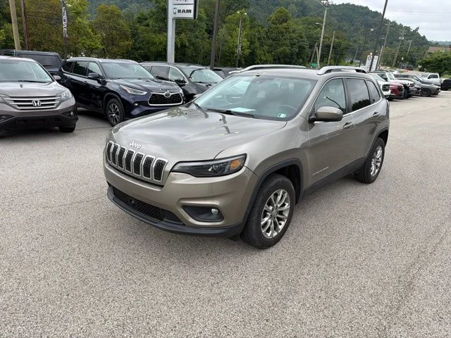 Used 2020 Beige Jeep Latitude Plus image 2
