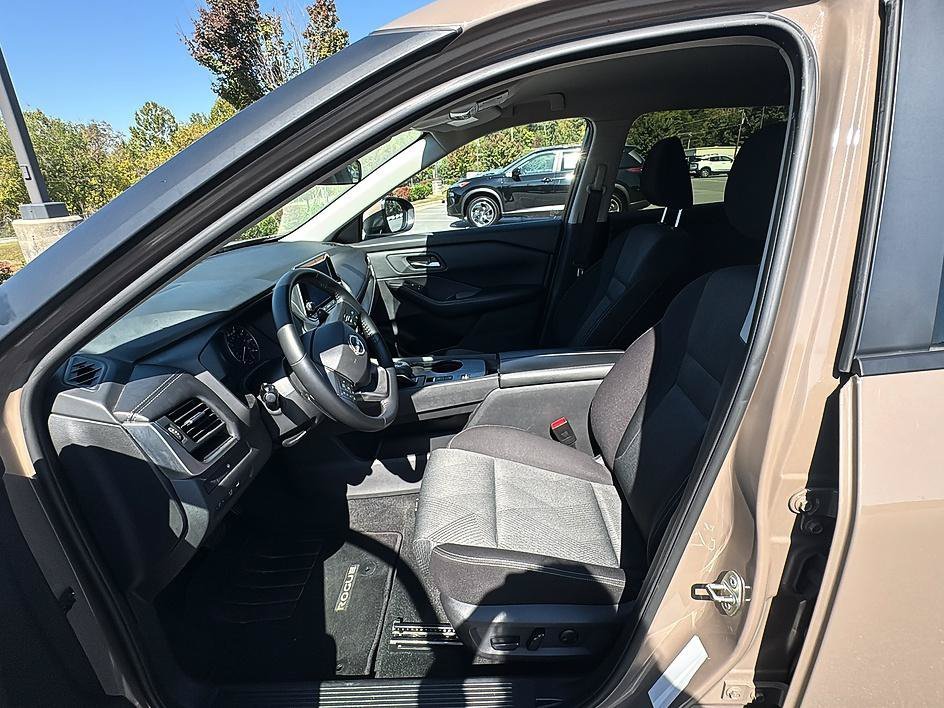 Used 2025 Baja Storm Metallic Nissan SV image 13