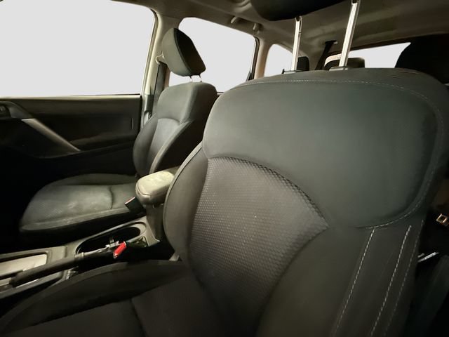 Used 2014  Subaru 2.5i Premium image 21