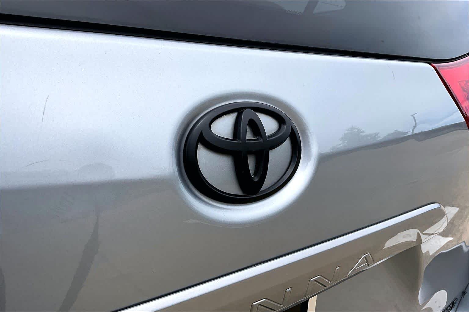 Used 2013 Silver Sky Metallic Toyota XLE image 28
