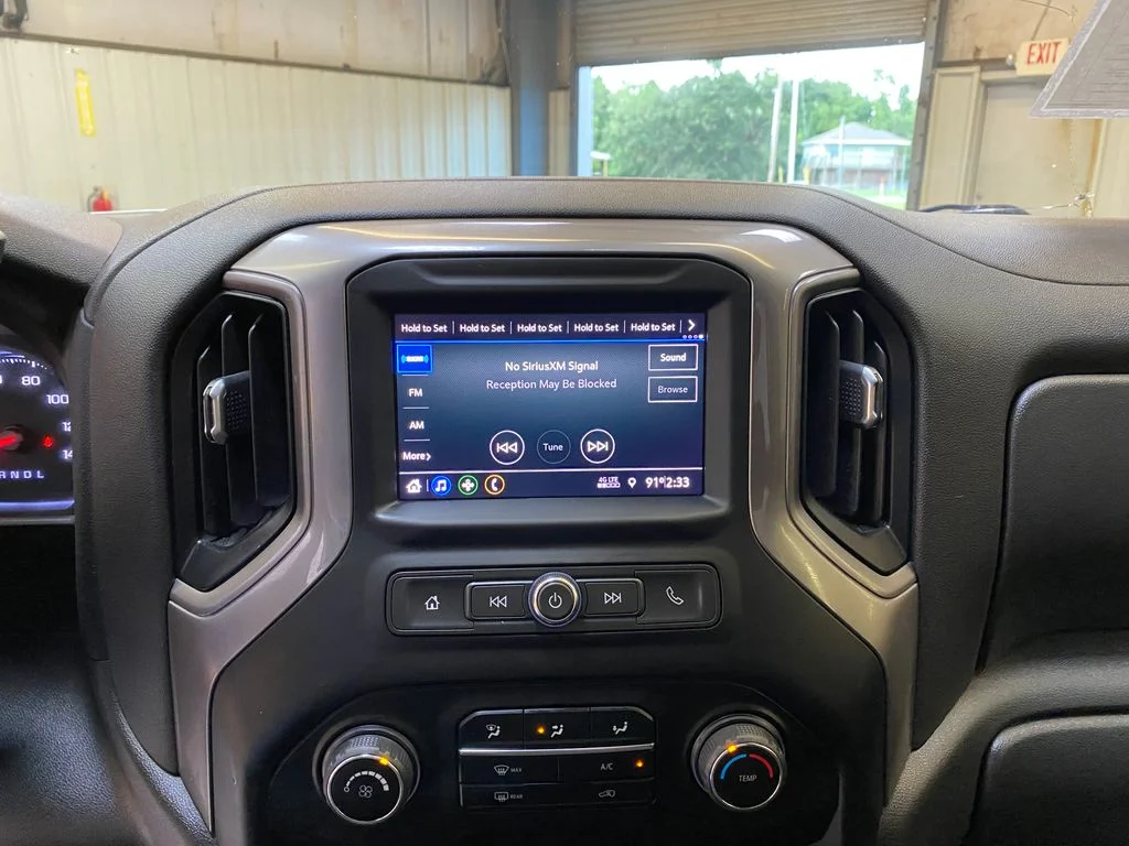 Used 2022 Silver Chevrolet Custom image 35