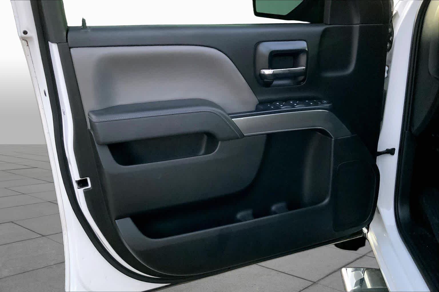 Used 2014 Summit White Chevrolet LT image 19