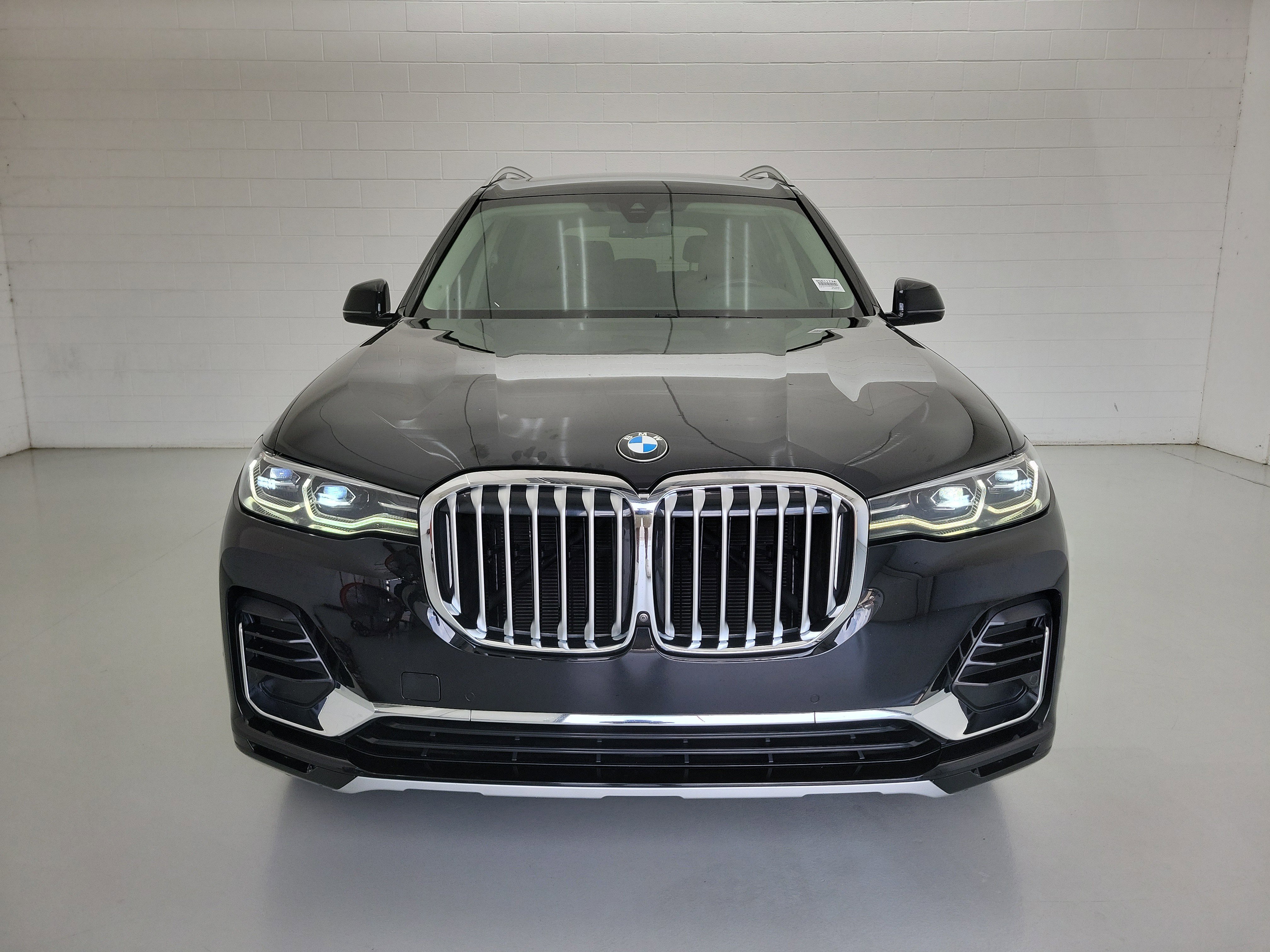 Used 2021 Black Sapphire Metallic BMW xDrive40i image 3