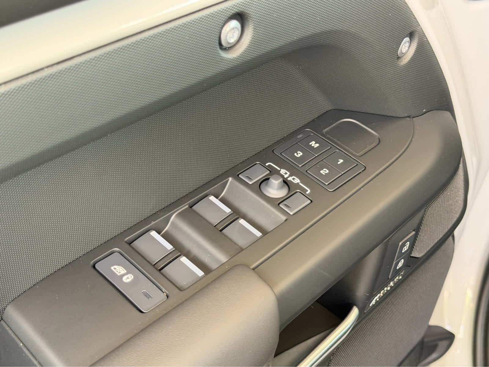 New 2026 Borasco Grey Land Rover X-Dynamic SE image 18