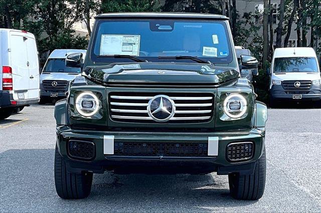 New 2027 MANUFAKTUR Olive Metallic Mercedes-Benz G 580 image 44
