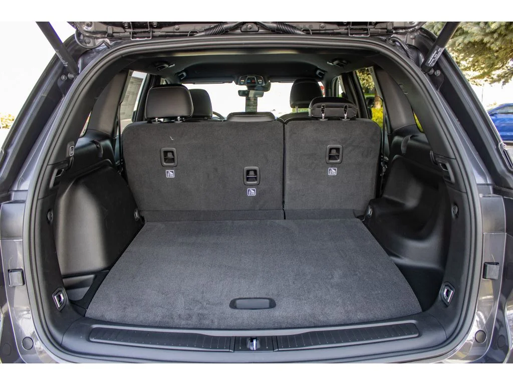 New 2026 Baltic Gray Metallic Clearcoat Jeep Laredo Altitude image 12