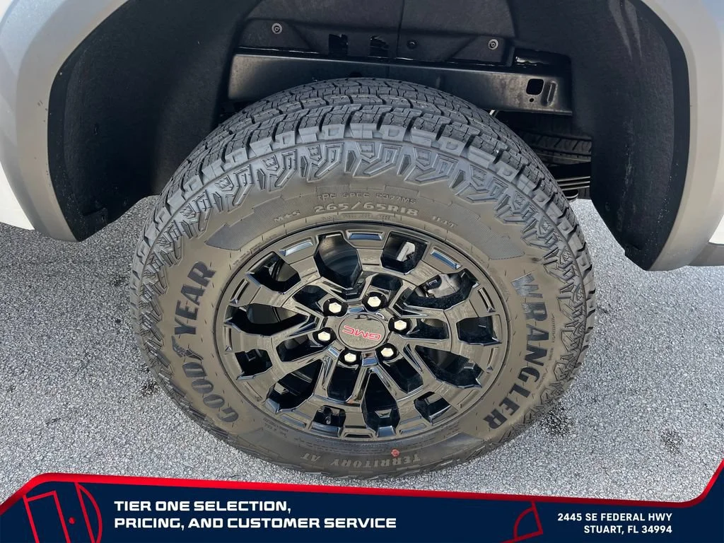 New 2026 Summit White GMC Elevation image 9