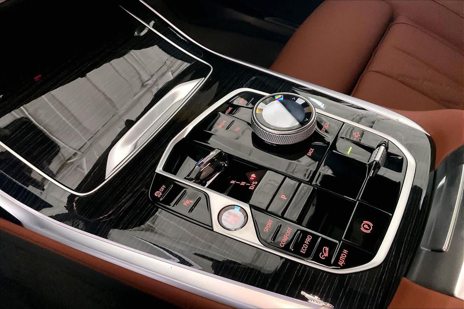 New 2027 Dravit Grey Metallic BMW xDrive40i image 7
