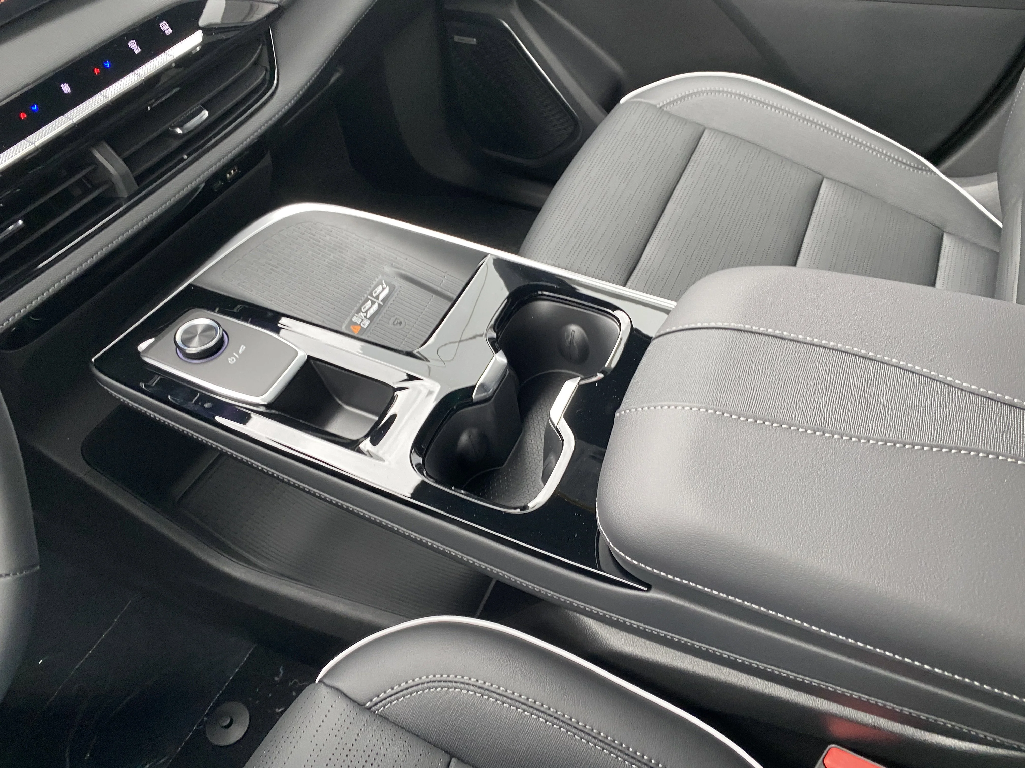 New 2026 MOONSTONE GREY METALLIC Buick Sport Touring image 22