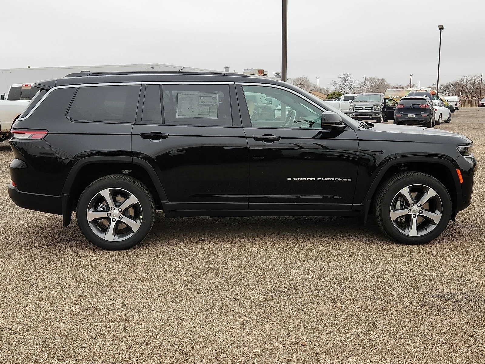 New 2026 Black Jeep L LIMITED 4X4 image 5