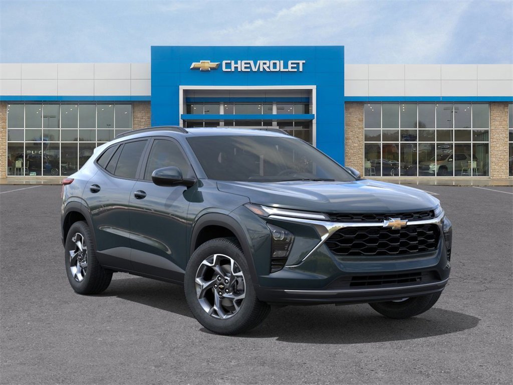 2026 Chevrolet Trax LT photo 2