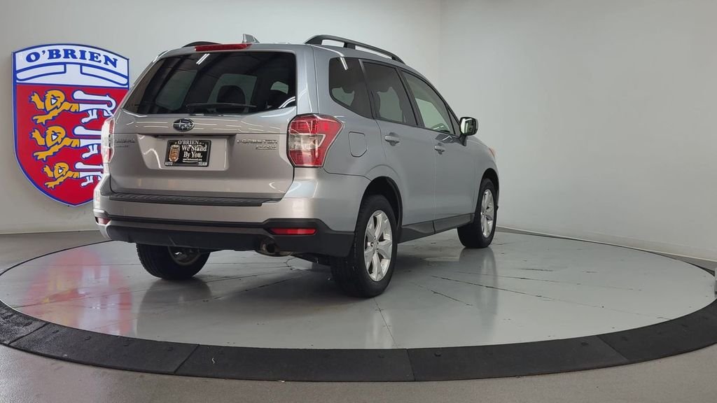 Used 2016 Ice Silver Metallic Subaru 2.5i Premium image 5