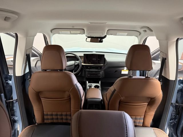 New 2026 Azure Gray Metallic Tri-Coat Ford Outer Banks® image 27