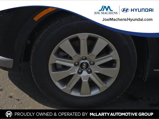 Used 2025 Black Hyundai SE image 9