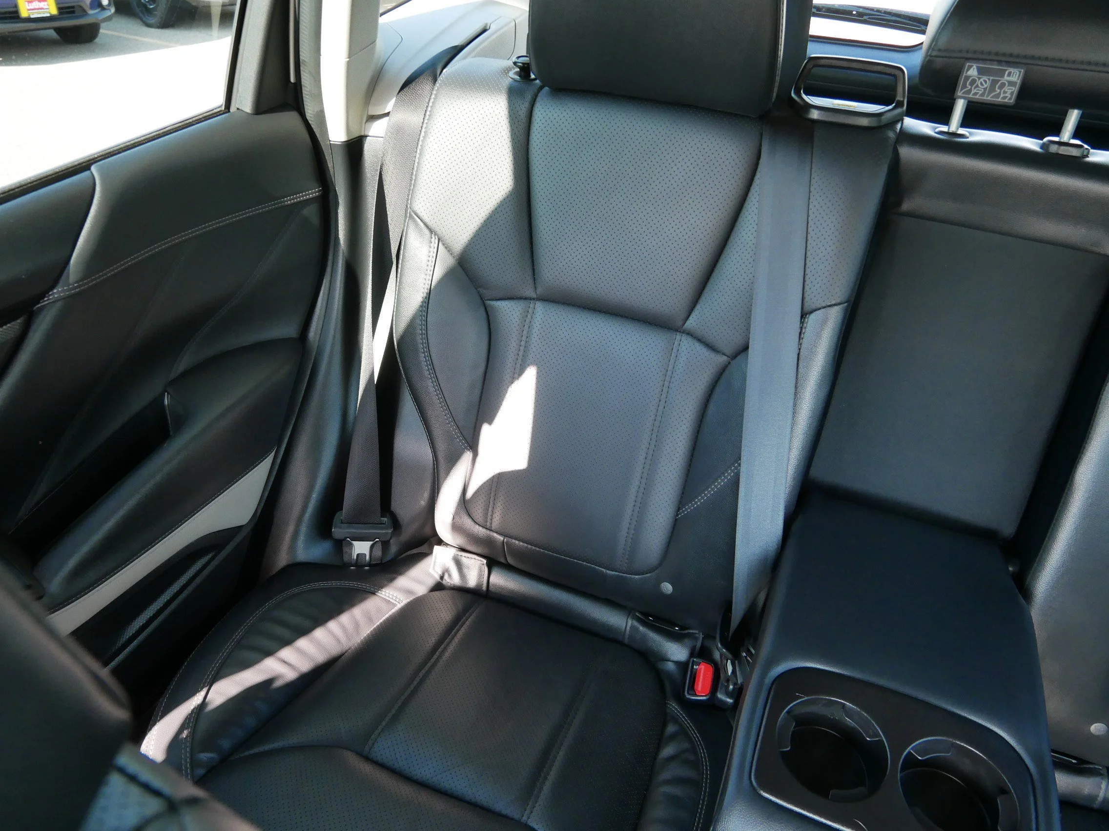 Used 2023 Crystal White Pearl Subaru Limited image 12