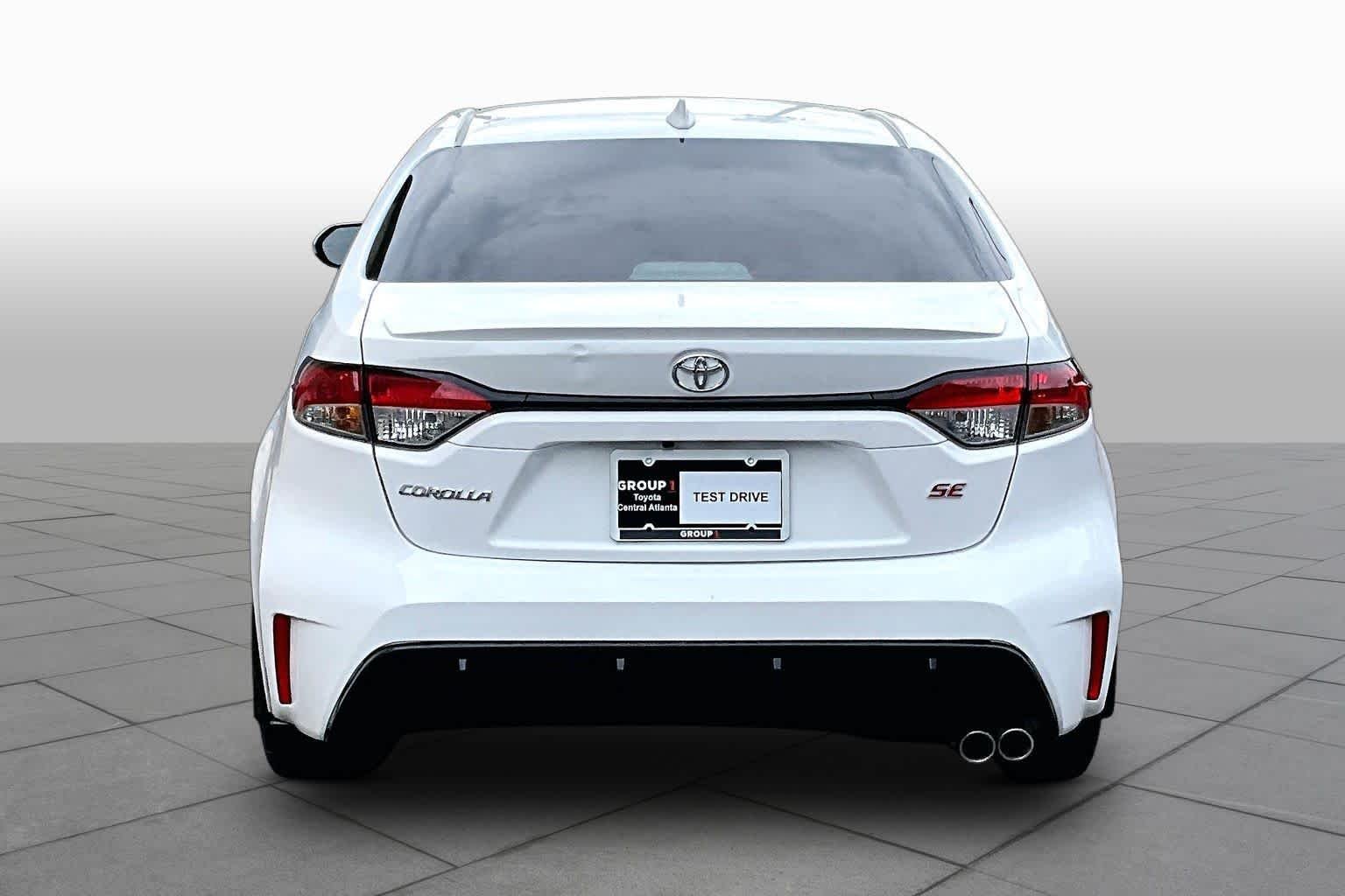 Used 2026 Ice Cap Toyota SE image 5