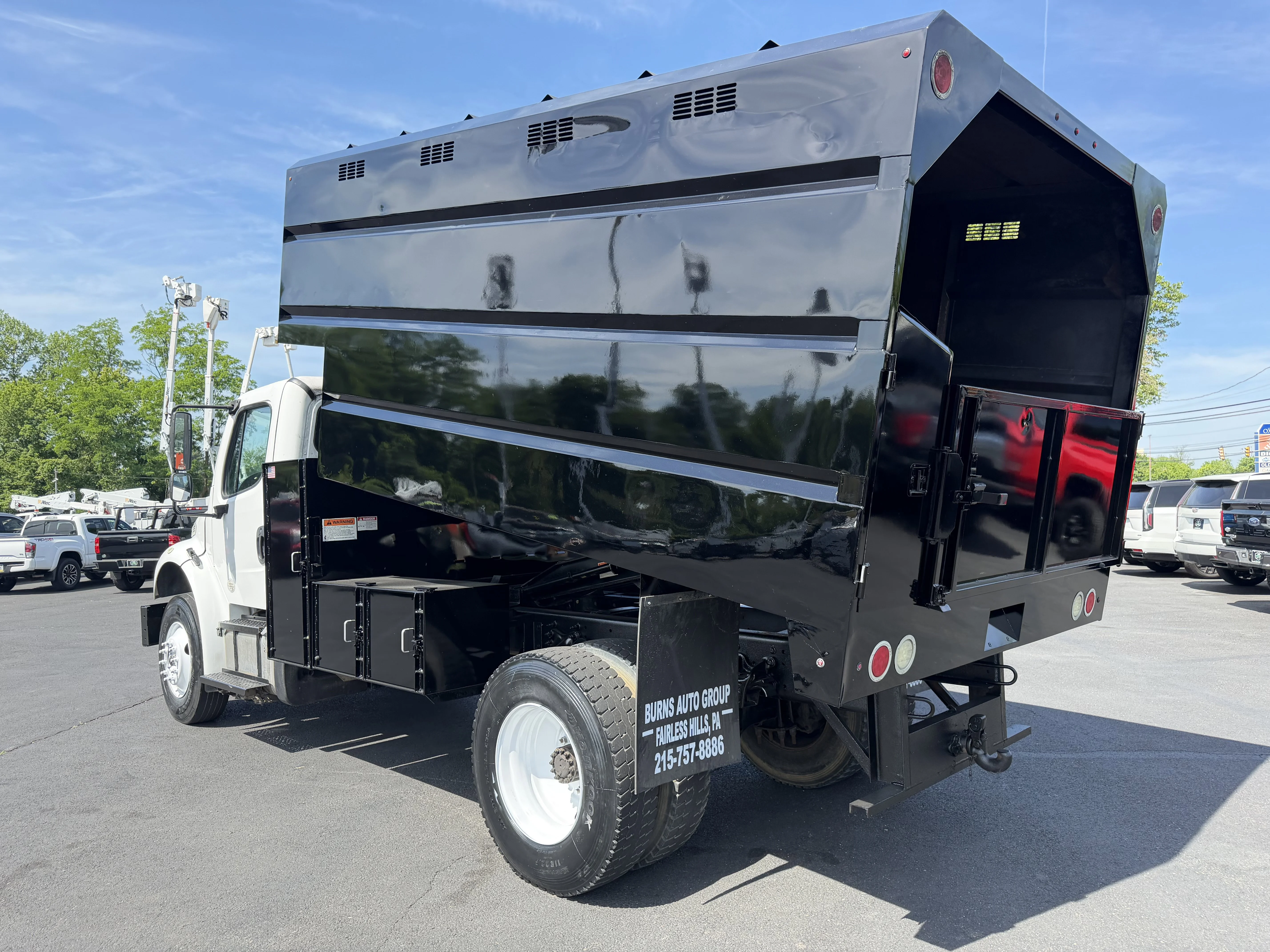 Used 2017 White FREIGHTLINER  image 9