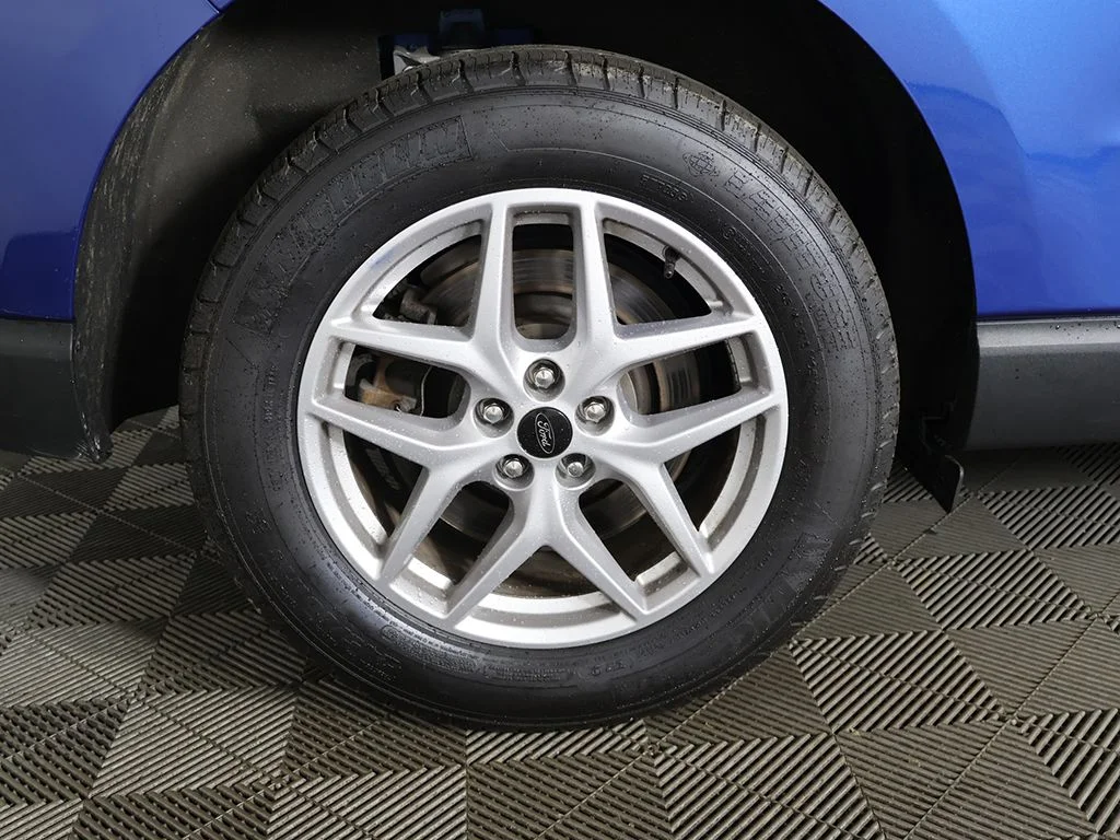 Used 2024 Blue Ford SEL image 18