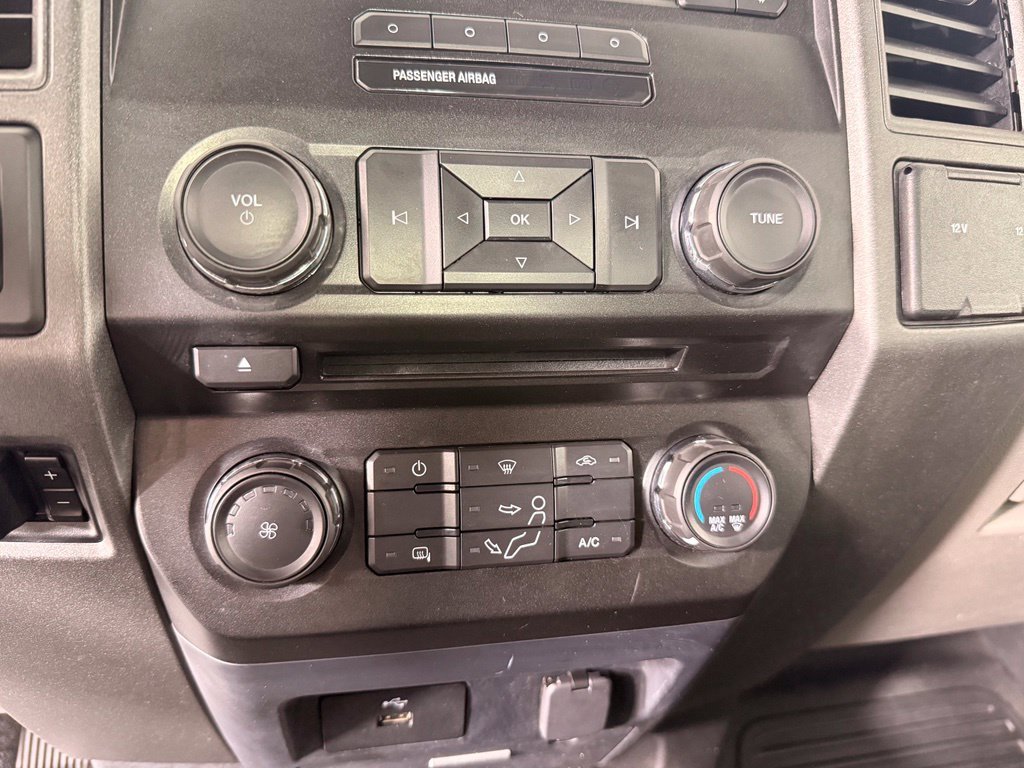 Used 2018 Ingot Silver Ford XL image 24