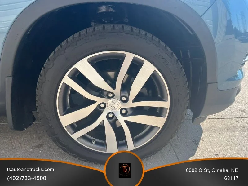 Used 2018 Blue Honda Touring Sport Utility 4D image 9